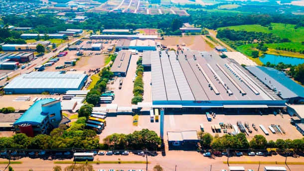 Da recuperação judicial ao faturamento bilionário, Comil se consolida como a segunda maior fabricante de ônibus rodoviários do Brasil